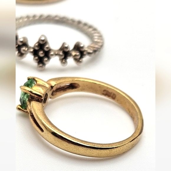 🟢3/$19🟢 Mixed Costume Ring Lot Various Sizes Gold Silver Gemstones - Picture 6 of 7